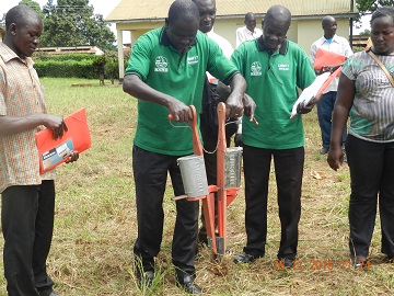 Participants train on the Jab planter